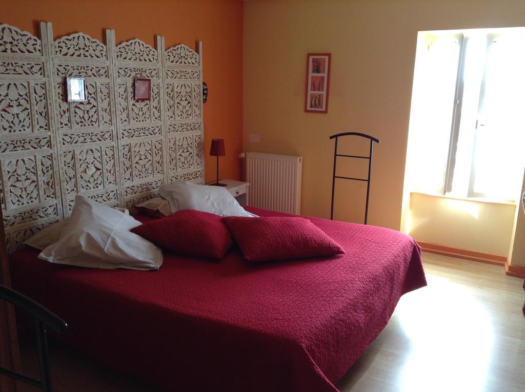 Chambres D'Hotes L'En Haut Des Vignes Merignac  Room photo