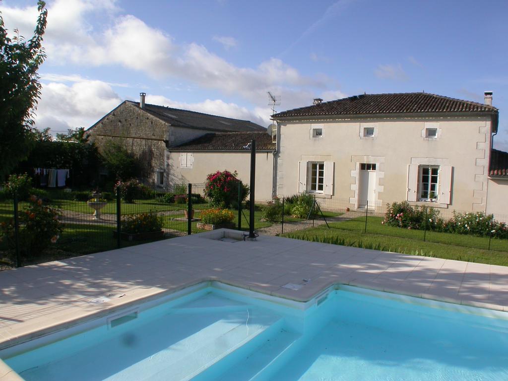 Chambres D'Hotes L'En Haut Des Vignes Merignac  Exterior photo